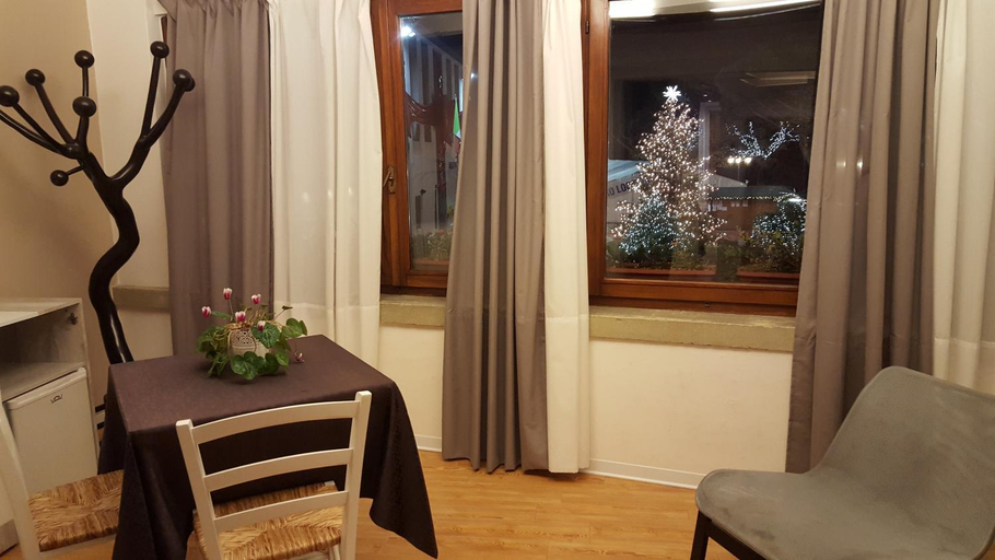 Dining Room 6
