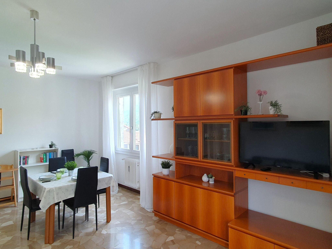 Others 5, Holiday Home by Lake in Maccagno, Varese