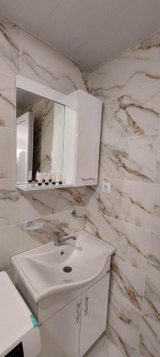 Bathroom 3, Forest Apartments, Tskaltubo