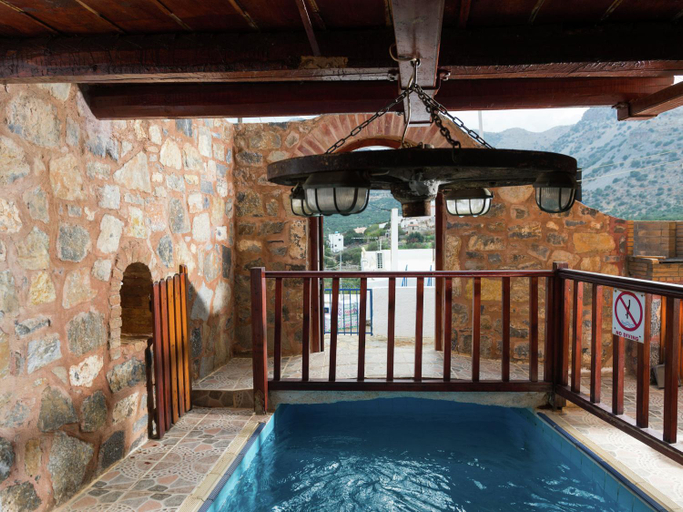 Sport & Beauty, Stone House in Elounda with Gulf Views, Crete