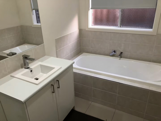Bathroom 4, Serenity Home 11 by Hiverooms, Cardinia - Pakenham
