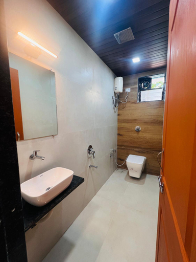 Bathroom 3, B&B Villa, Daman