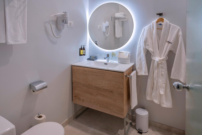 Bathroom 4, Hotel Serhs Carlit, Barcelona