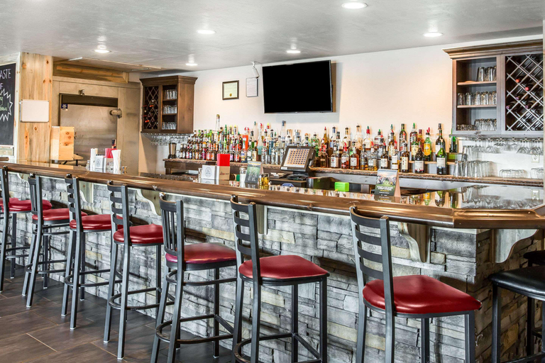 Food & Drinks 5, Motel 6 Rawlins, WY, Carbon