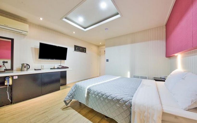 Bedroom 4, Santana Hotel , Boryeong