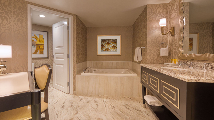 Bathroom 16