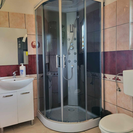 Shower 5, Vila Antik, Ilirska Bistrica