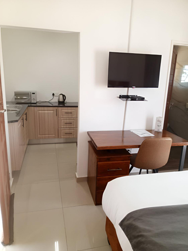 Others 5, Living Quarters BNB