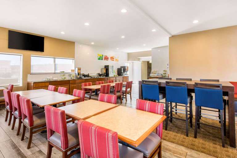 Food & Drinks 5, Quality Inn & Suites Georgetown - Seaford, Sussex