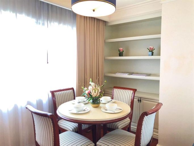 Dining Room 10