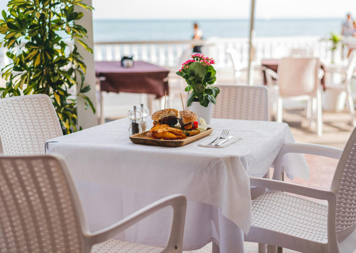 Food & Drinks 5, Parquemar apartment La Mata, Alicante