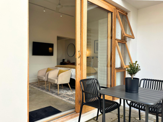 Others 5, The Paarl Grand, Cape Winelands
