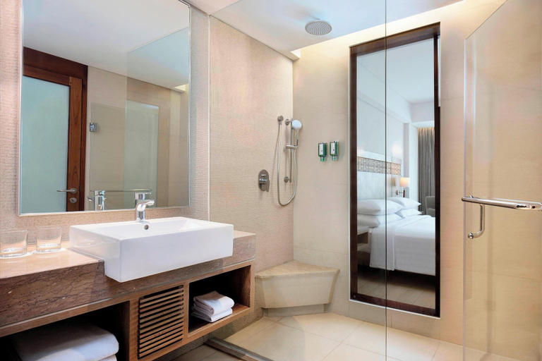 Bathroom 16