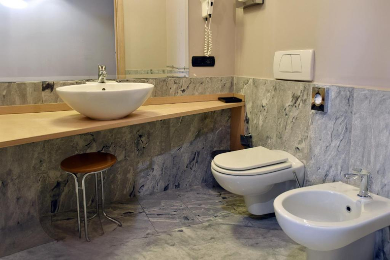 Bathroom, B&B hotel MIlano Cologno Studios, Milano