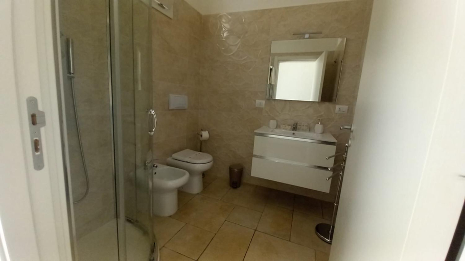 Others 4, B&B Bonomi, Lecce