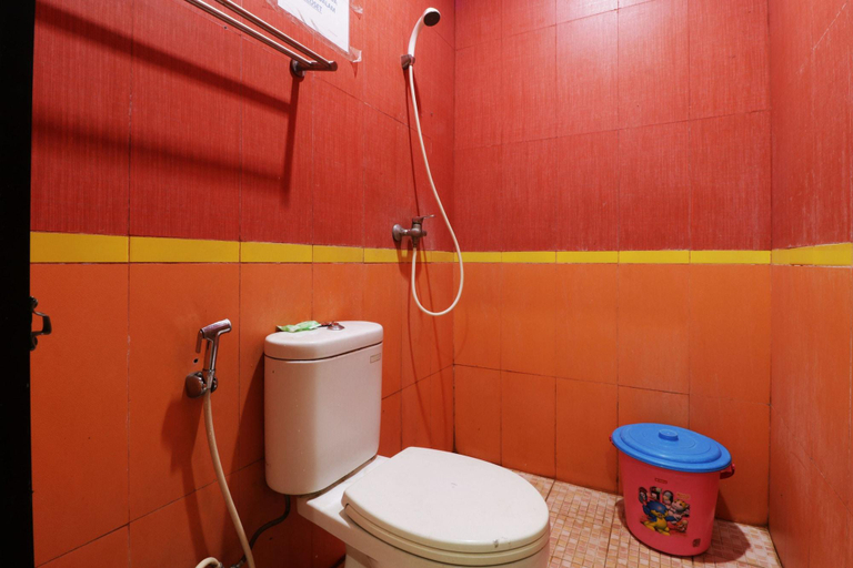 Bathroom 5, Marsya Prima Syariah Hotel, Jakarta Timur