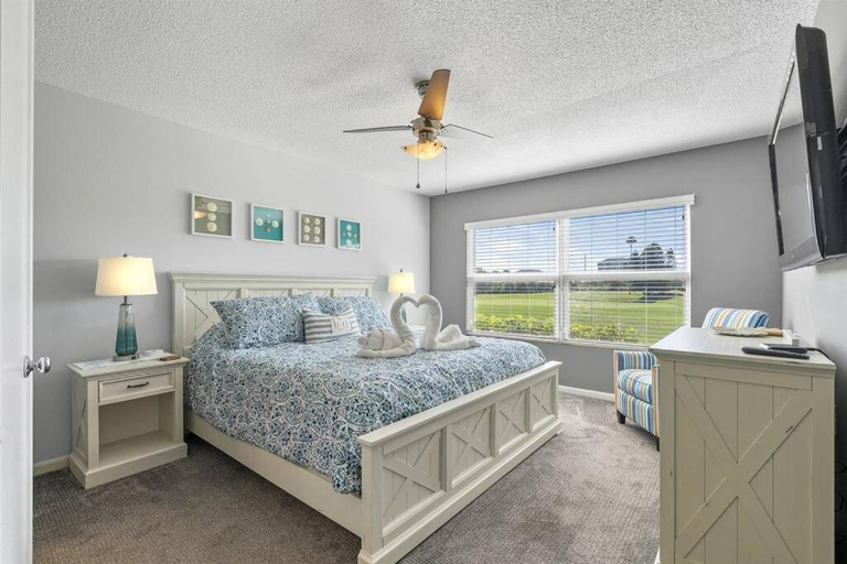 Others 3, 2BD/2BA Condo w/ Beach Access & Pool Isla del Sol, Pinellas