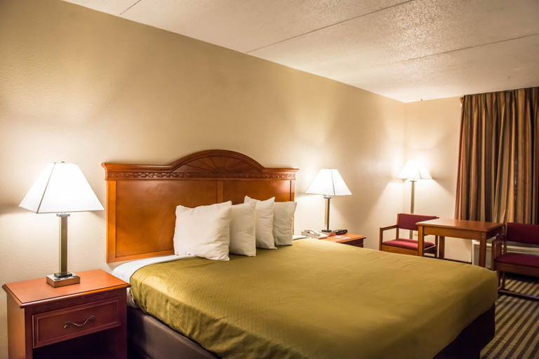 Bedroom 4, Econo Lodge Panama City Beach, Bay