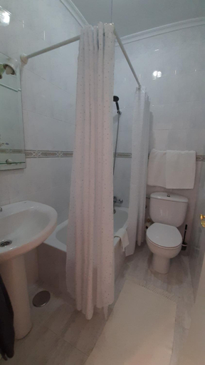 Bathroom 3, Casa Mari Carmen, Cantabria