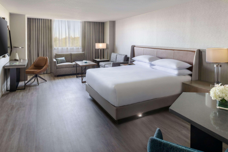 Bedroom 3, Hyatt Regency OHare Chicago, Cook