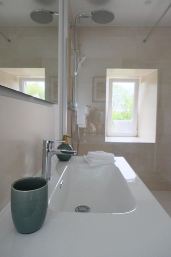 Bathroom 3, Chambres d'hotes & Gites - Domaine Les Sources, Manche