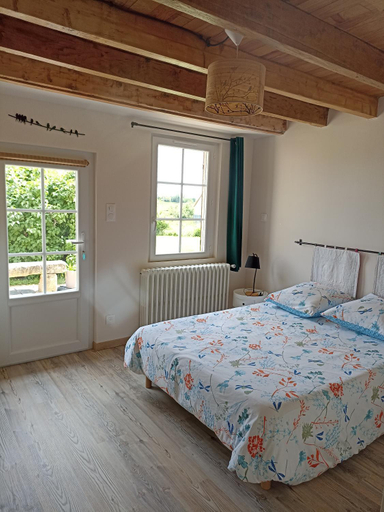 Bedroom 2, Chambre d'hotes La Tuilerie, Allier