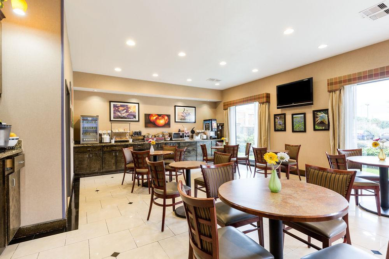 Food & Drinks 4, Comfort Inn & Suites Winnie, Chambers