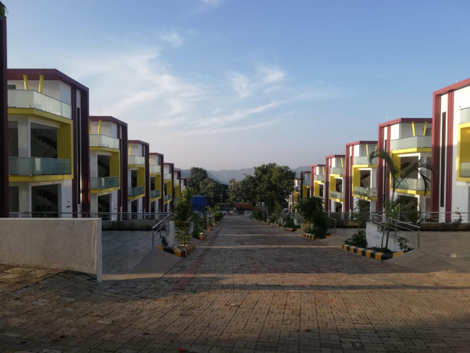 Exterior 3