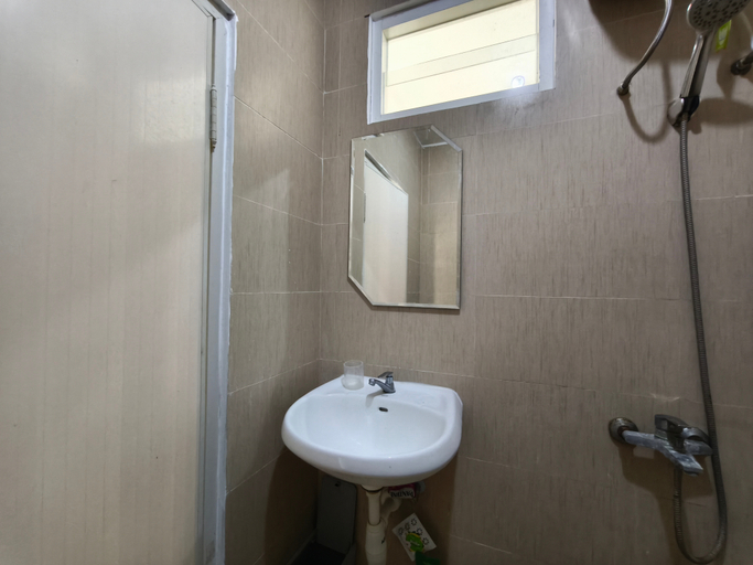 Bathroom 7