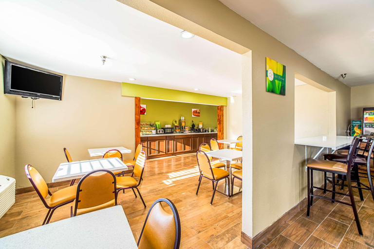 Food & Drinks 5, Quality Inn Carbondale University area, Jackson