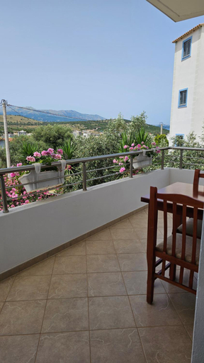 Others 4, Malo Apartments, Sarandës