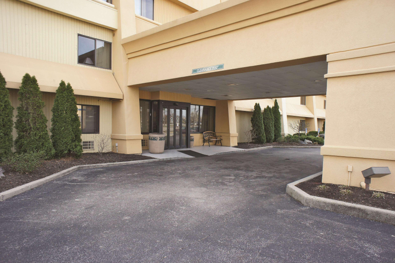 Exterior & Views 2, La Quinta Inn & Suites Cincinnati North, Cincinnati
