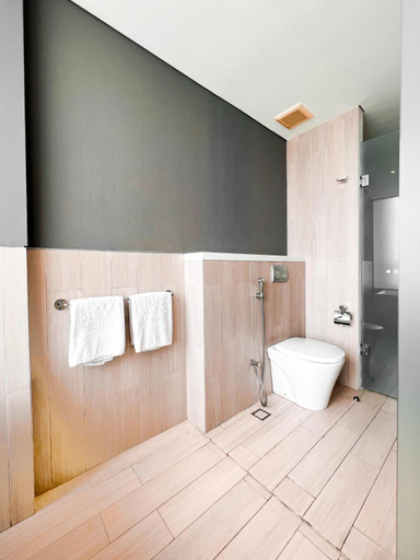 bathroom 14