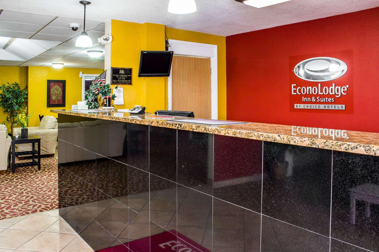 Public Area 2, Econo Lodge Inn & Suites Walnut, Pottawattamie