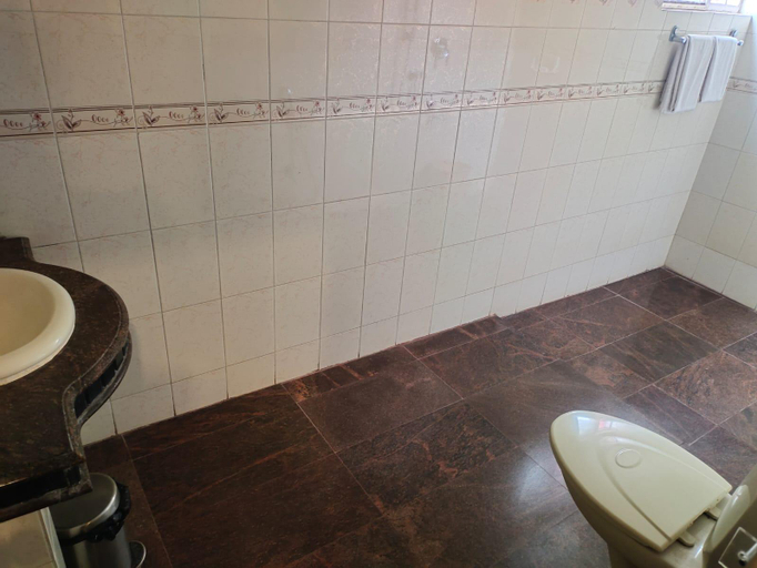 Bathroom 4