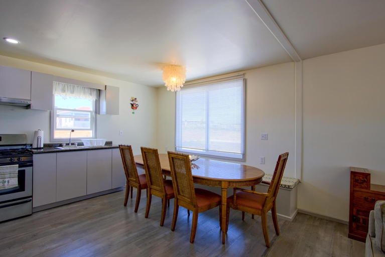 Dining Room 8