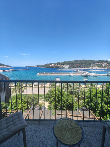 Others 3, Hotel Dalmacija, Vela Luka