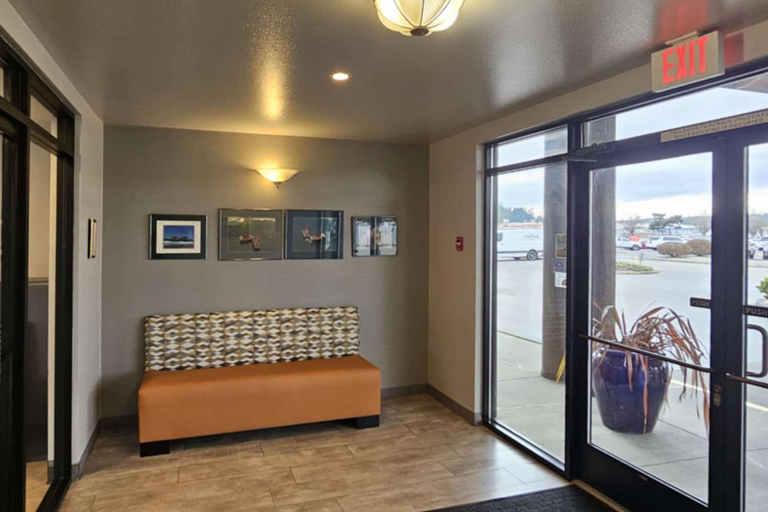 Public Area 2, Edgewater Inn and Suites, an Ascend Collection Hotel, Coos