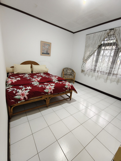 Others 3, Villa Bougenville 1 Blok A12, Bogor