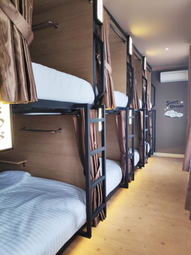 Bedroom 16