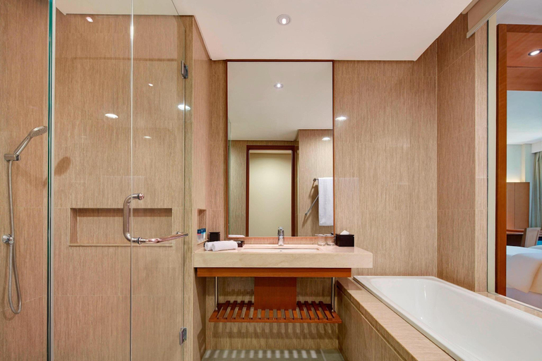 Bathroom 18