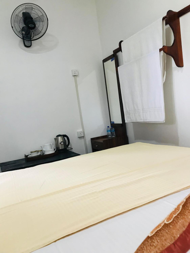 Others 5, The Velvet Dambulla, Dambulla