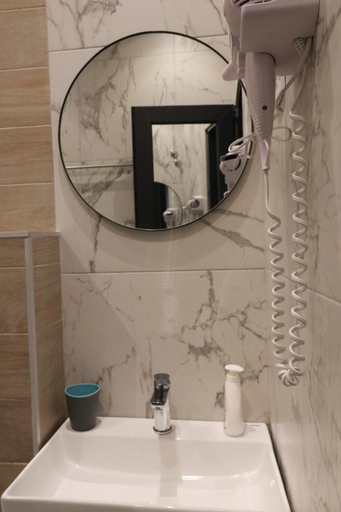 Bathroom 3, Grand Star Edipsos, Central Greece