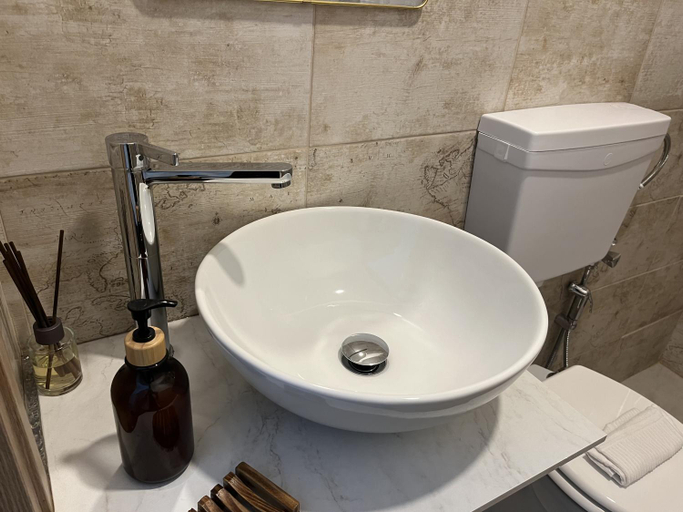 Bathroom 14