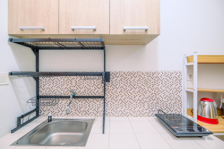Others 2, Best Homey and Minimalist Studio at Dave Apartment By Travelio, Depok