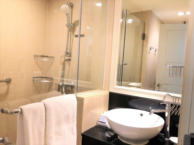 Bathroom 7