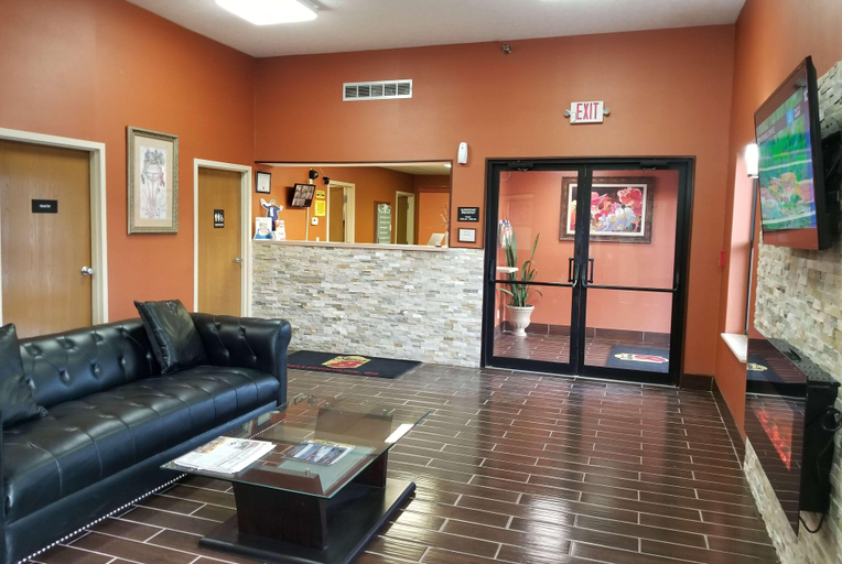 Public Area 3, Super 8 by Wyndham Bellefontaine, Logan