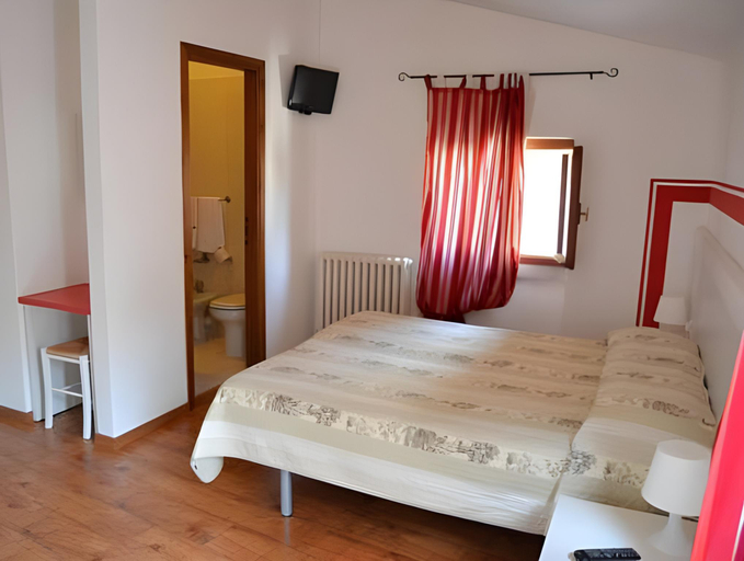 Bedroom 13