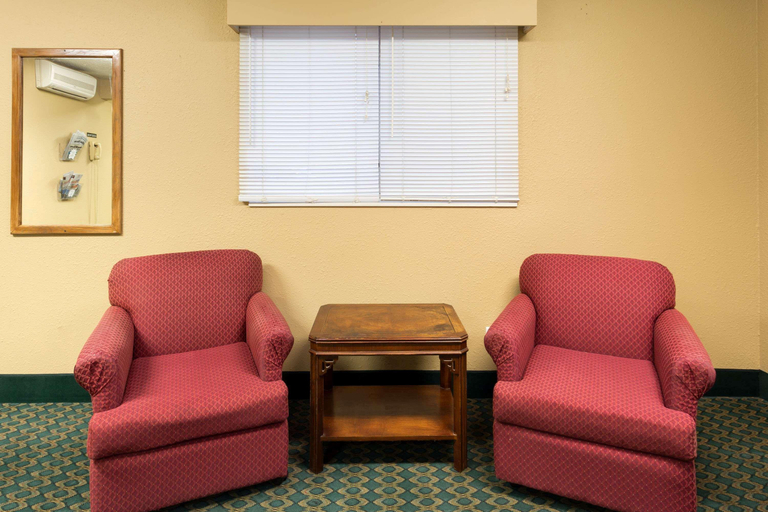 Public Area 4, Super 8 by Wyndham Mendota, La Salle