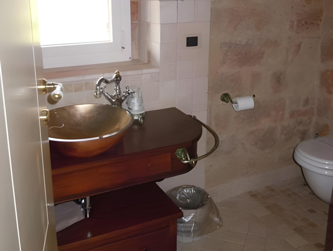 Bathroom 15